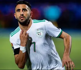 رياض محرز ضمن قائمة اللاعبين الأفارقة الأكثر تتويجا بالألقاب