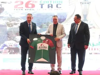 والي وهران يشرف على حفل افتتاح الطبعة 26 طواف الجزائر الدولي للدراجات