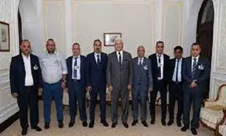 كرة القدم : بتكليف من الرئيس تبون, السيد علاهم يسلم ثماني حافلات للأندية  الصاعدة