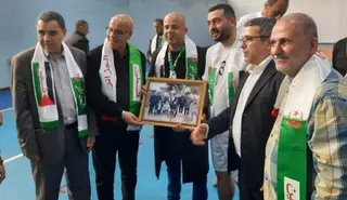 الوفد الرياضي الفلسطيني ينزل ضيفا على مدينة مستغانم